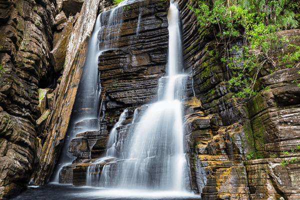sonhar com água de cachoeira