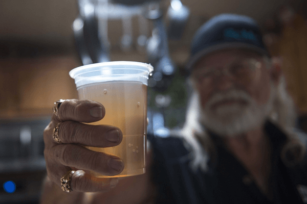 sonhar que bebe água