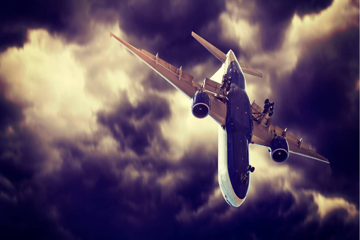 Sonhar com avião caindo - Todos os Significados e interpretações