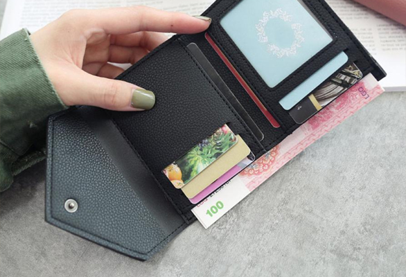 simpatia do pe esquerdo na carteira