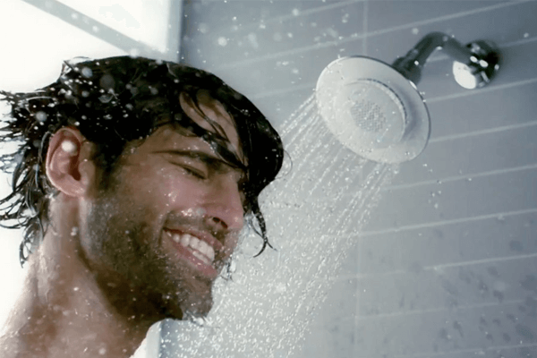 Sonhar com banho: quais são os principais significados?