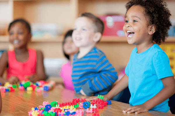 Sonhar com primo: o que isso quer dizer? Veja aqui!