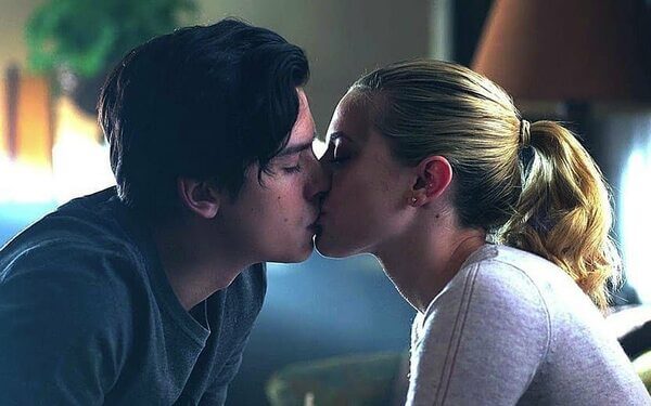 Sonhar com ex-namorado beijando