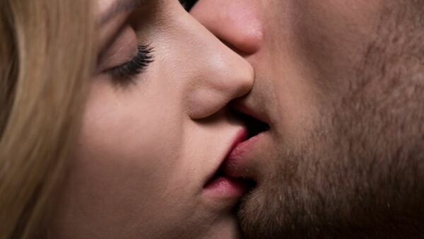 Sonhar com ex-namorado beijando