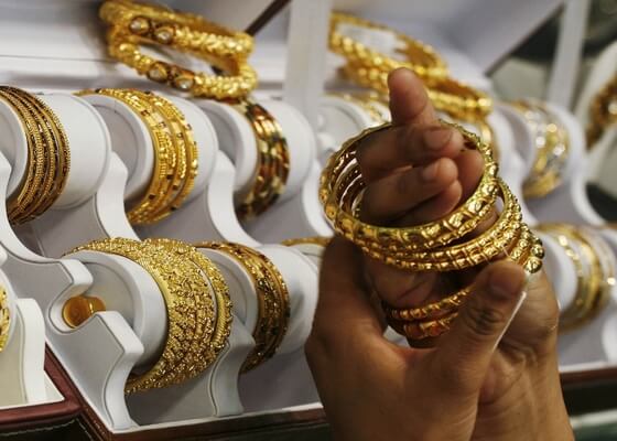 Sonhar com joias de ouro