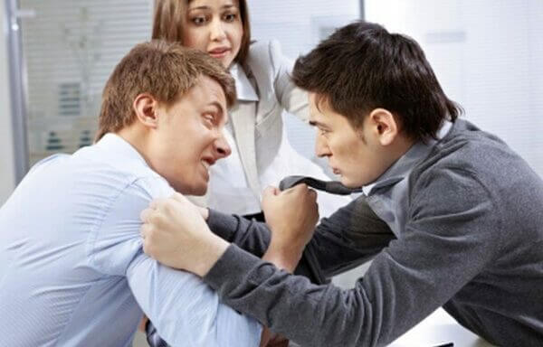 Sonhar com agressão