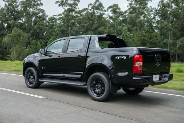 Sonhar com carro preto