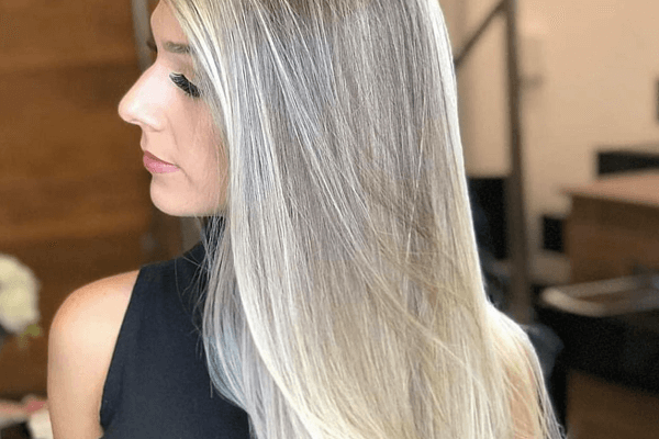 Sonhar com cabelo loiro