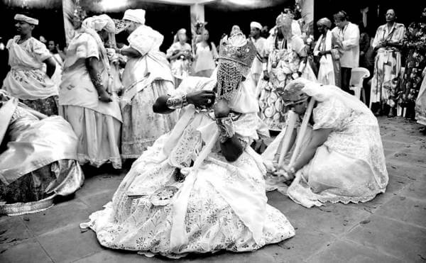 Sonhar com mãe de santo