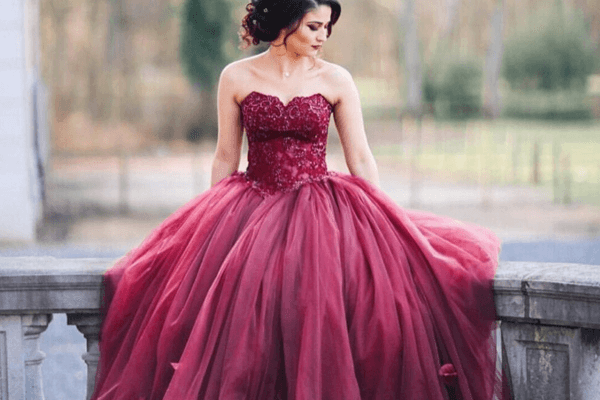 Sonhar com vestido vermelho