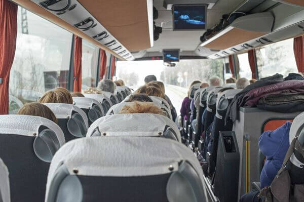 Sonhar com viagem de ônibus