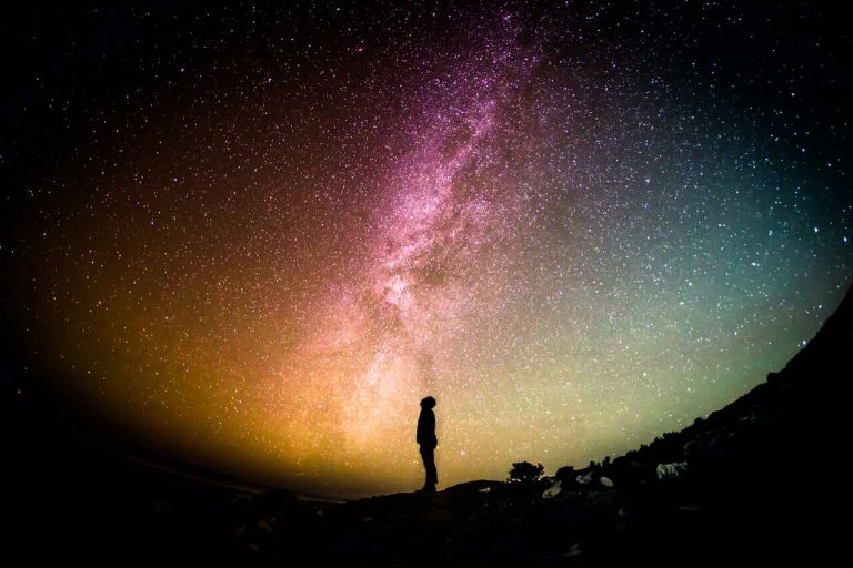 Imagem: Greg Rakozy/ Unsplash)