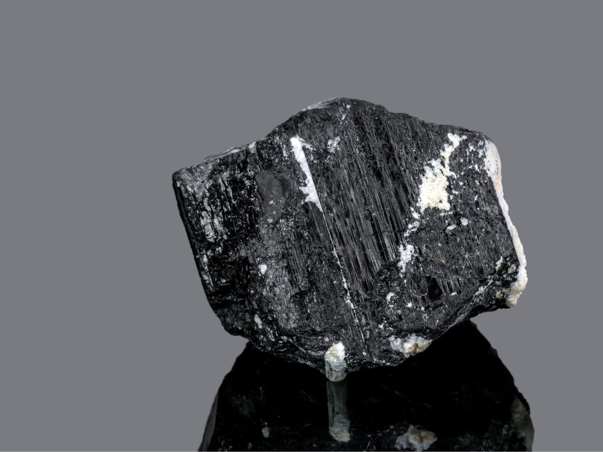 Turmalina Negra – Significado espiritual e como energizar